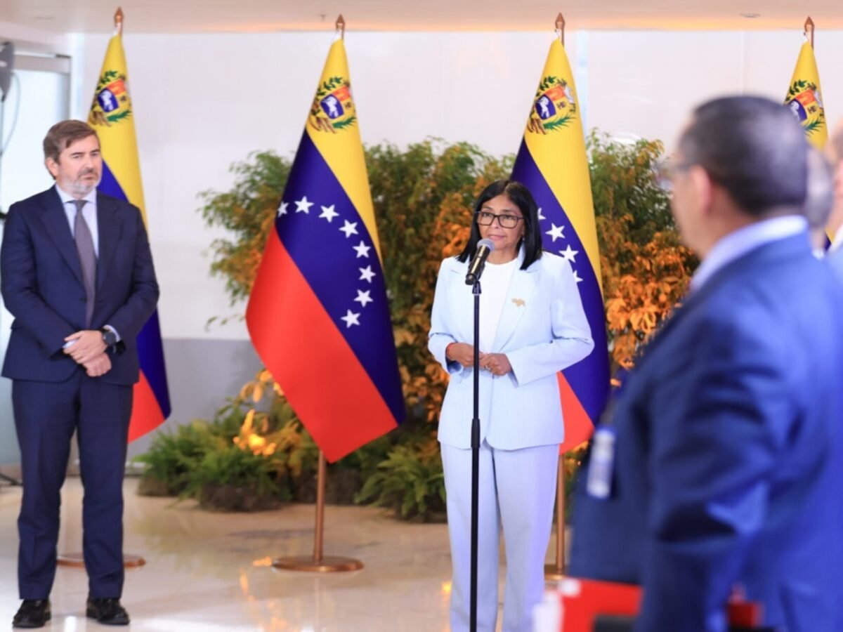 Venezuela firmó acuerdo de suministro de gas con las petroleras Repsol y Eni