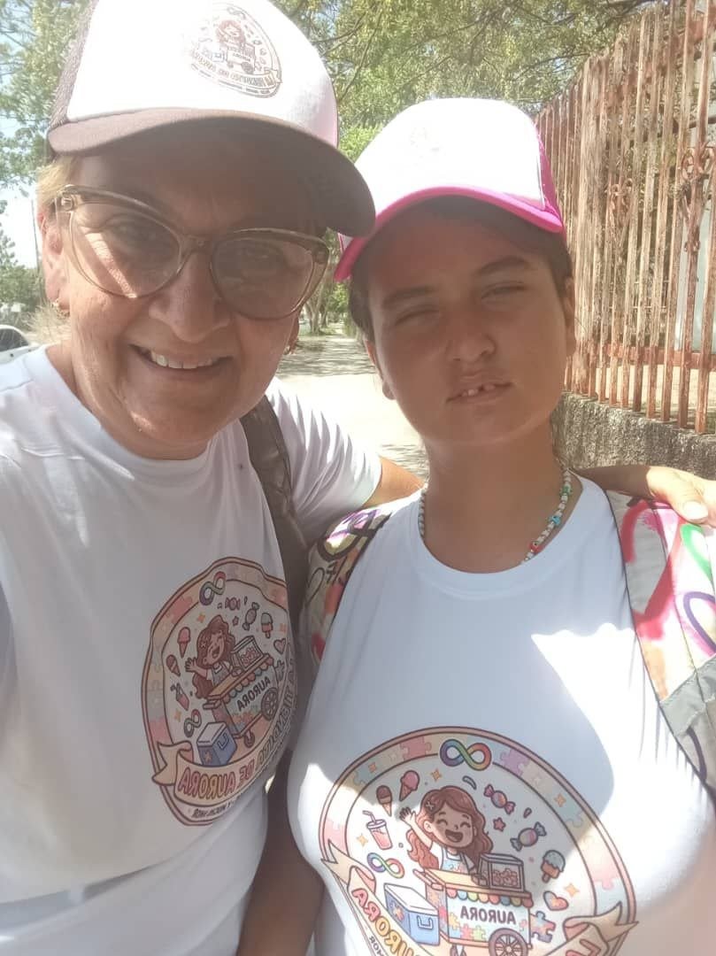 Un amor sin límites: la madre que recorre las calles de Aragua transformando el autismo en esperanza
