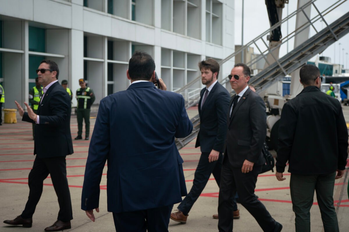 El primer vuelo Caracas-Miami trajo nuevas expectativas a un país lleno de incertidumbres
